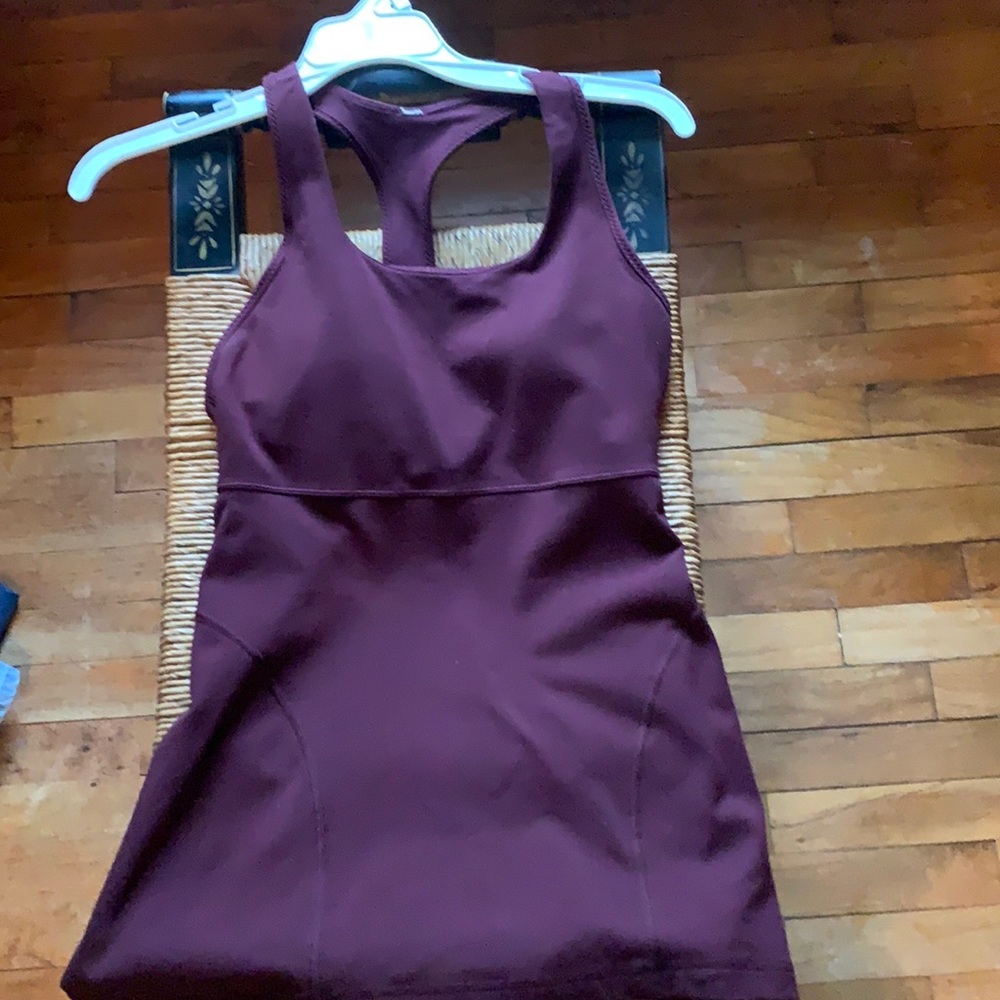 Lululemon tank size 8